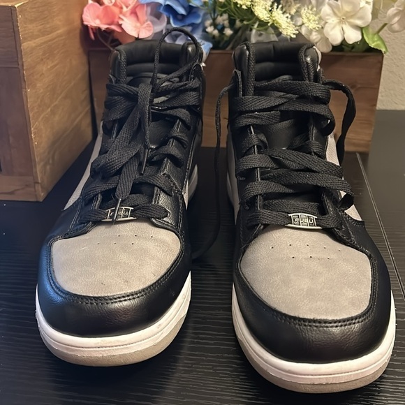 Fubu Sintetico Men’s High Top Sneaker Gray & Black Size 9 - Picture 2 of 3